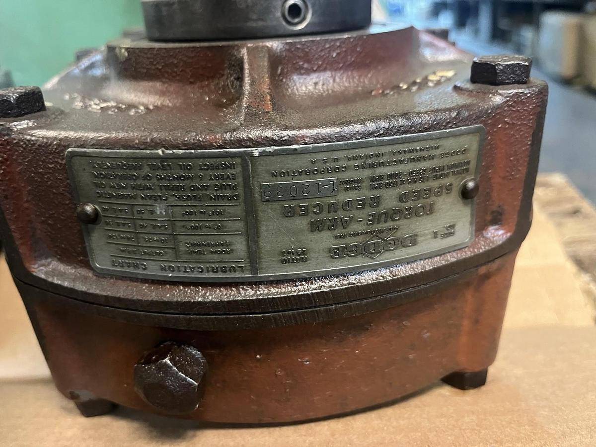 Used DODGE,SIZE 1,TORQUE ARM SPEED REDUCER RATIO 15 INPUT 1HP 1750RPM