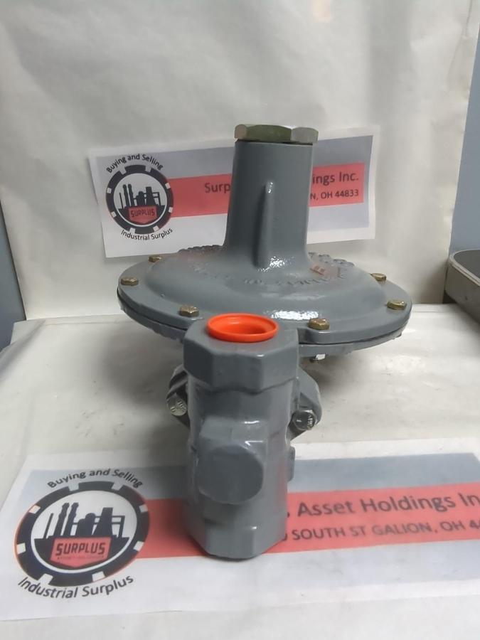 FISHER CONTROLS,Y600A-144,PRESSURE CONTROL VALVE 3/8 INCH NOS