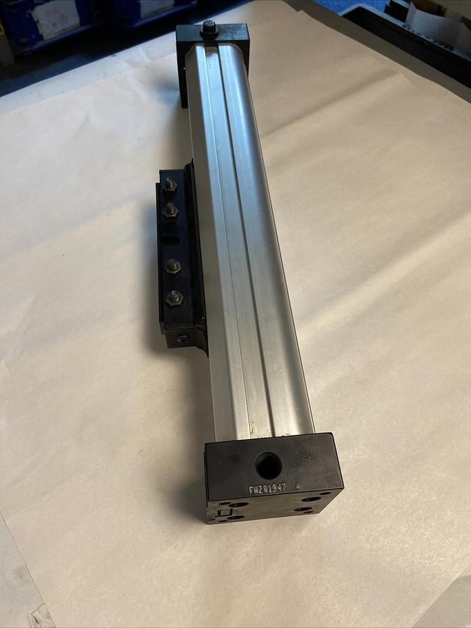 Used Parker,40 CFRCDUSC 6.00,Linear Actuator 6 INCH Travel
