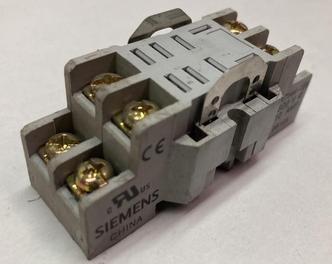 Used Siemens,3TX7144-1E6,Relay 300V 10A