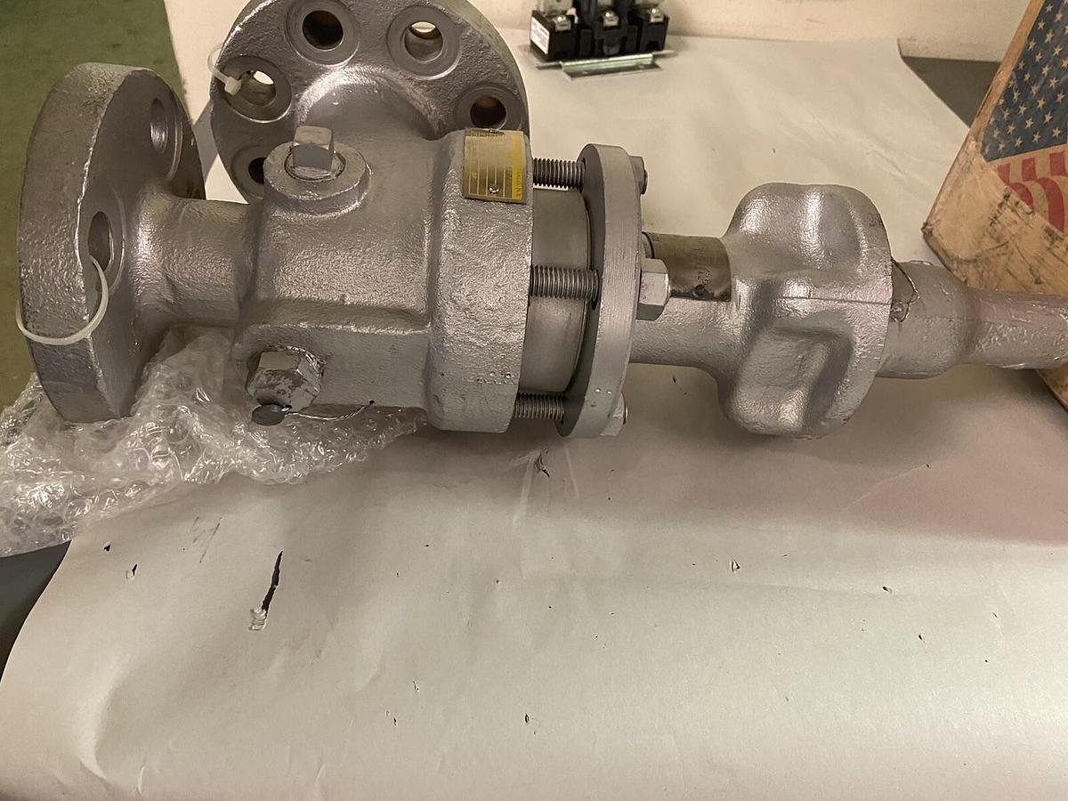 Used DRESSER,1906.30-FC/SPE,1-1/2Inch CONSOLIDATED SAFETY RELIEF VALVE