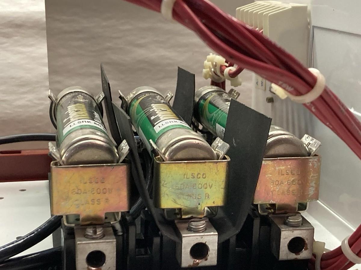 Used Cutler Hammer,60 Amps,12 INCH MCC Disconnect Feeder Bucket 60A 60Hz 480V