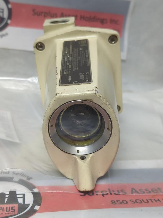 Used OMNIGUARD,652-10101,U/V FIRE DETECTOR 24VDC 18-32V NEMA 4 PRE-OWNED