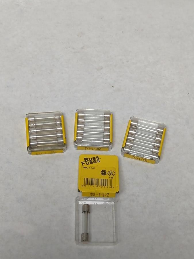 COOPER BUSSMANN,MDL 1-1/2,GLASS FUSES LOT OF 16 NOS