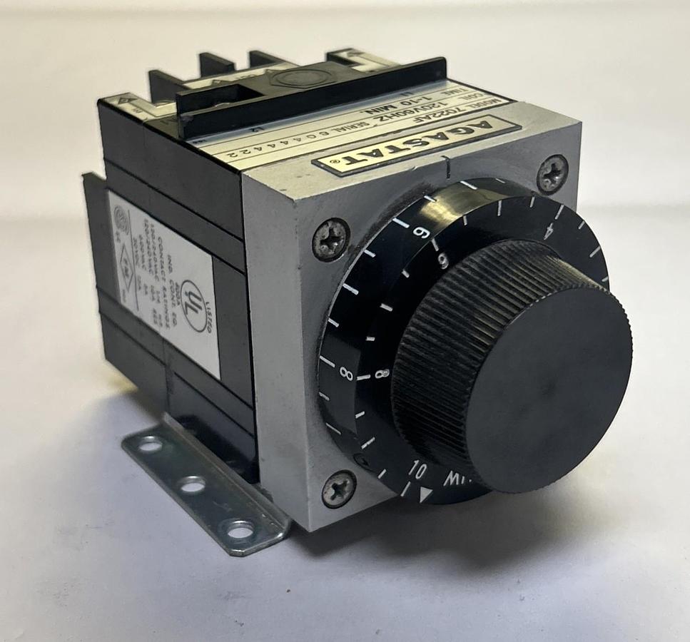 Used AGASTAT,7022AF,TIME DELAY RELAY 1-10 MIN