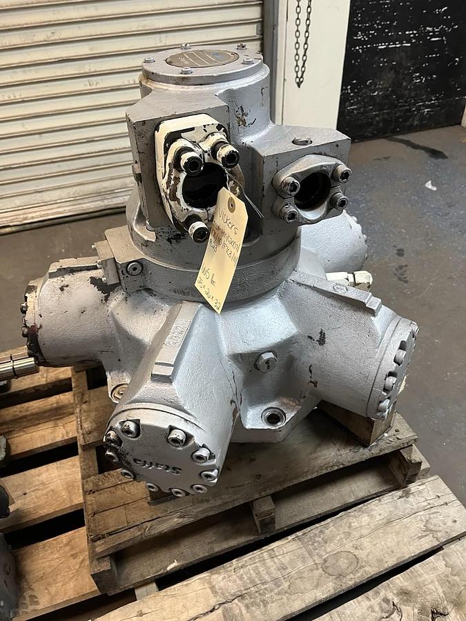 Used VICKERS,HM/C200Z/170110/F/C3/11/PL231,RADIAL PISTON HYDRAULIC MOTOR