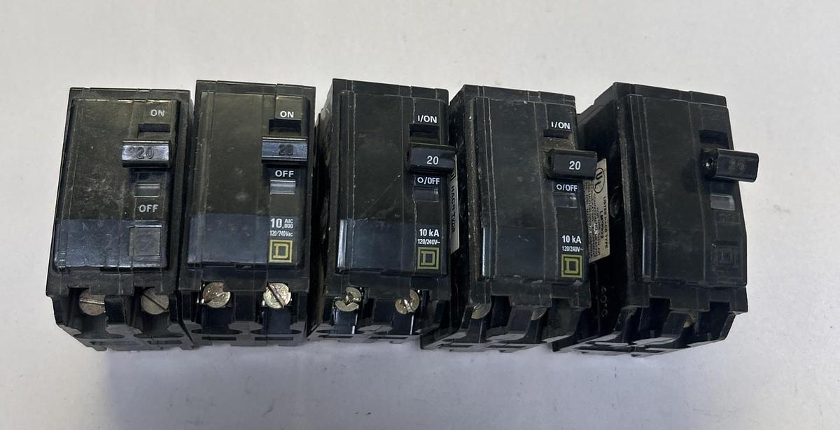 Used SQUARE D,QOB220,CIRCUIT BREAKER 20AMP 120/240V 2POLE LOT OF 5