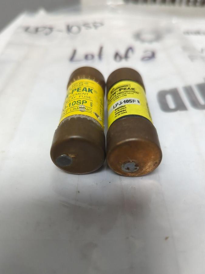 COOPER BUSSMANN,LPJ-10SP,LOW PEAK 10 AMP FUSES LOT OF 2