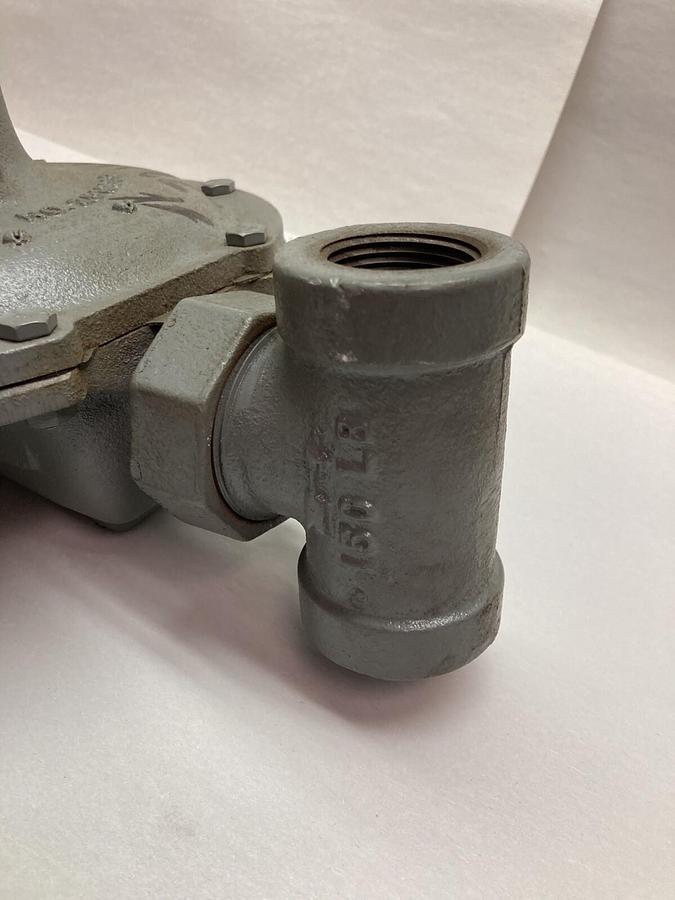 Fisher Controls,Y600-614,Pressure Reducing Regulator 3/8 Inch