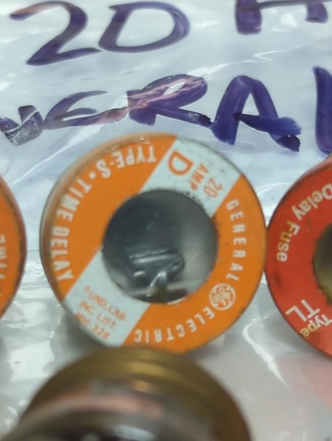 Used GENERAL ELECTRIC,20 AMP,SCREW IN FUSE 20 AMP LOT OF 20 PRE-OWNED
