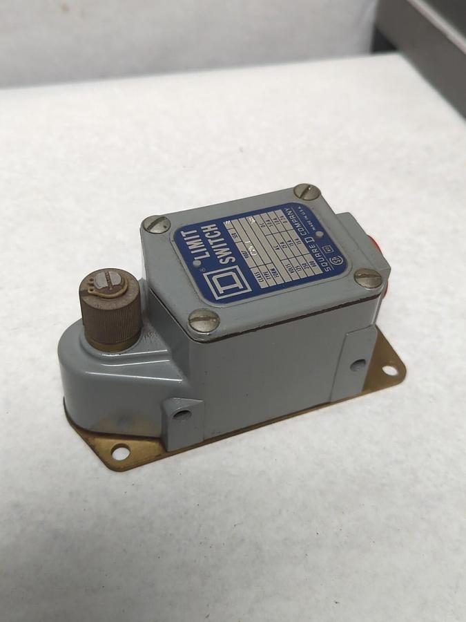 SQUARE D,T8D1,SERIES B HEAVY DUTY LIMIT SWITCH MISSING BOX