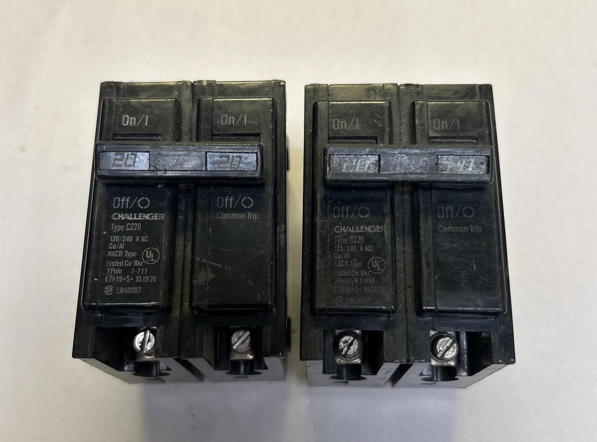 Used CHALLENGER,C220,CIRCUIT BREAKER 20A 120/240V 2P LOT OF 2