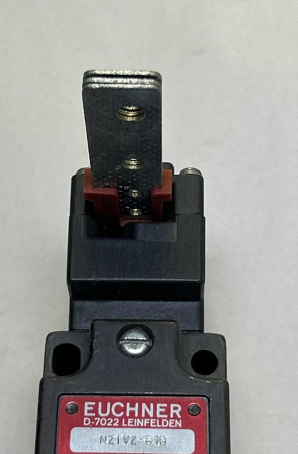 Used EUCHNER,NZ1VZ-518,SAFETY SWITCH