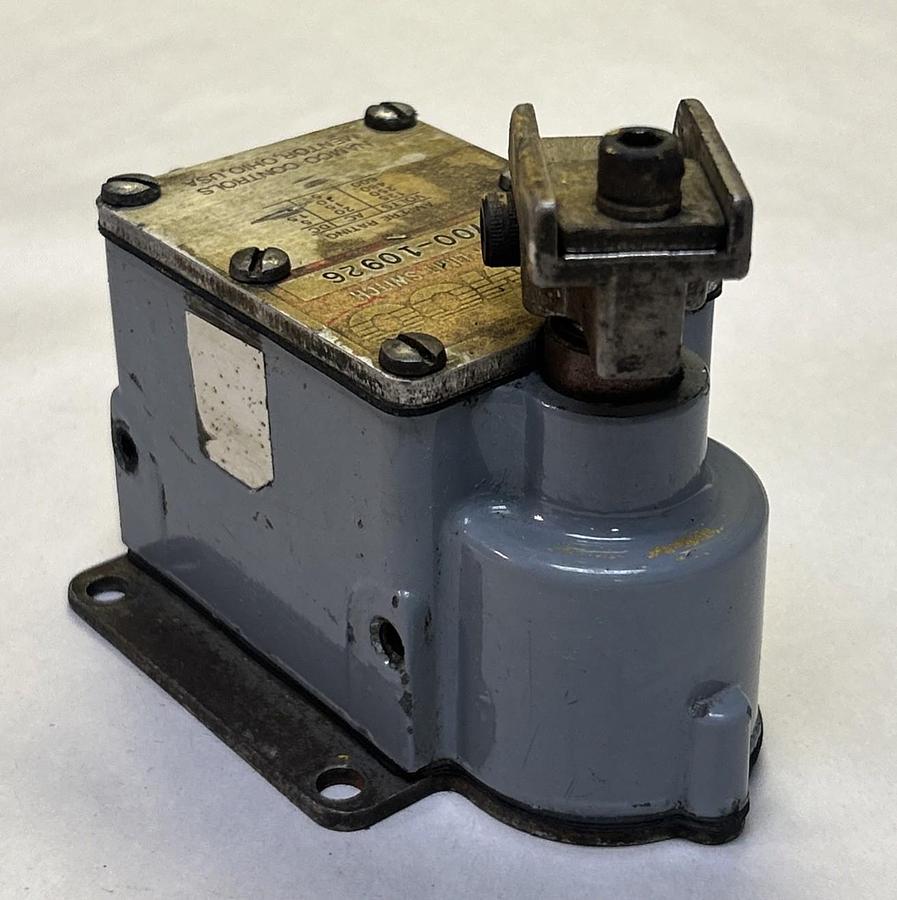 Used NAMCO CONTROLS,EA700-10926,LIMIT SWITCH