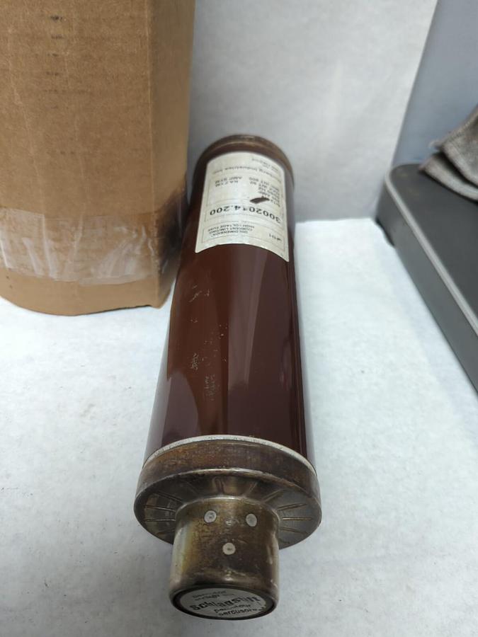 NORBERG INDUSTRIES,3002014.200,HIGH VOLTAGE FUSE 200 AMP NOS