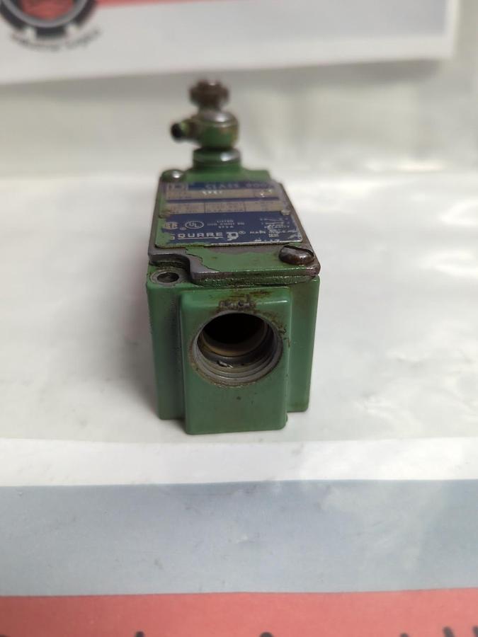 Used SQUARE D,B53A.SERIES B FORM DK LIMIT SWITCH PRE-OWNED