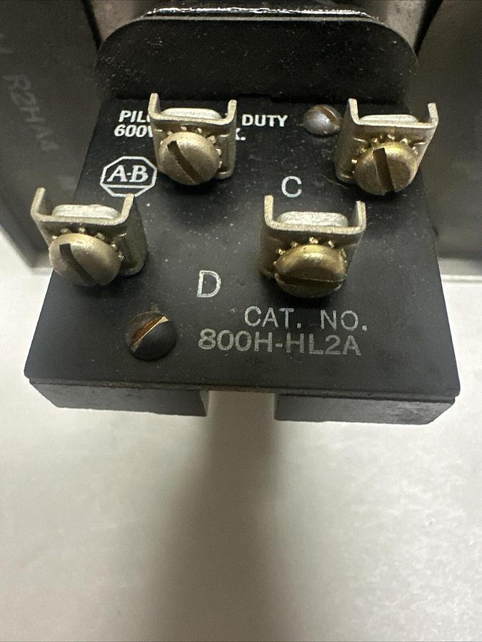 Used Allen-Bradley,800H R2HA4 M,Weather-tight Selector Switch (G077)