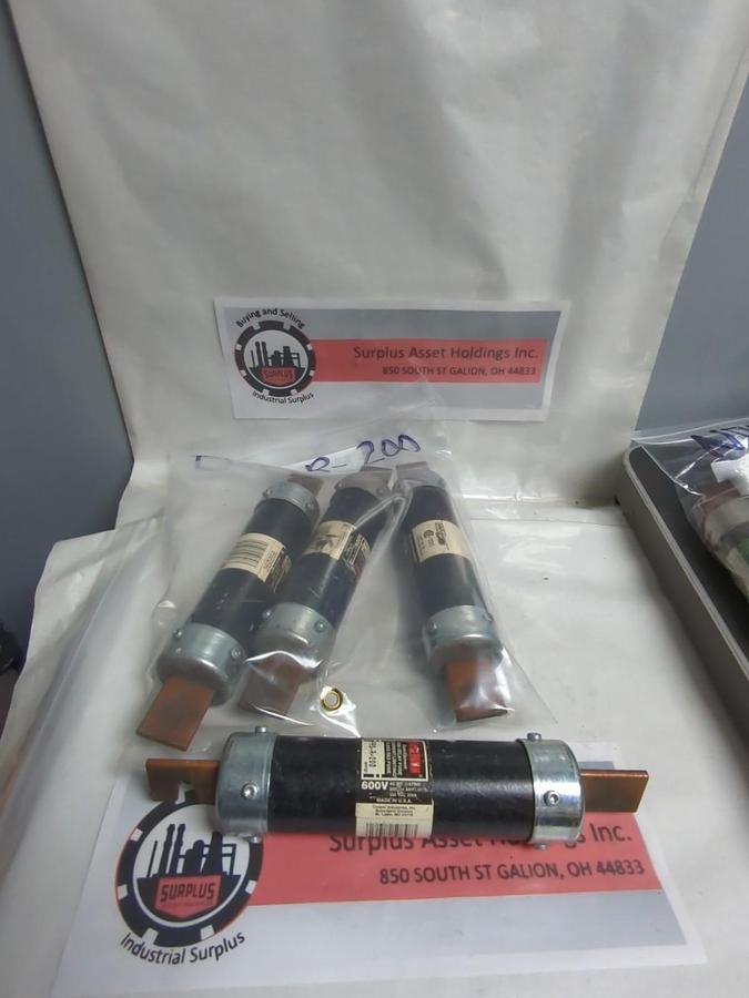 Used COOPER BUSSMANN,FRS-R-200,FUSETRON 200 AMP FUSE LOT OF 4 PRE-OWNED
