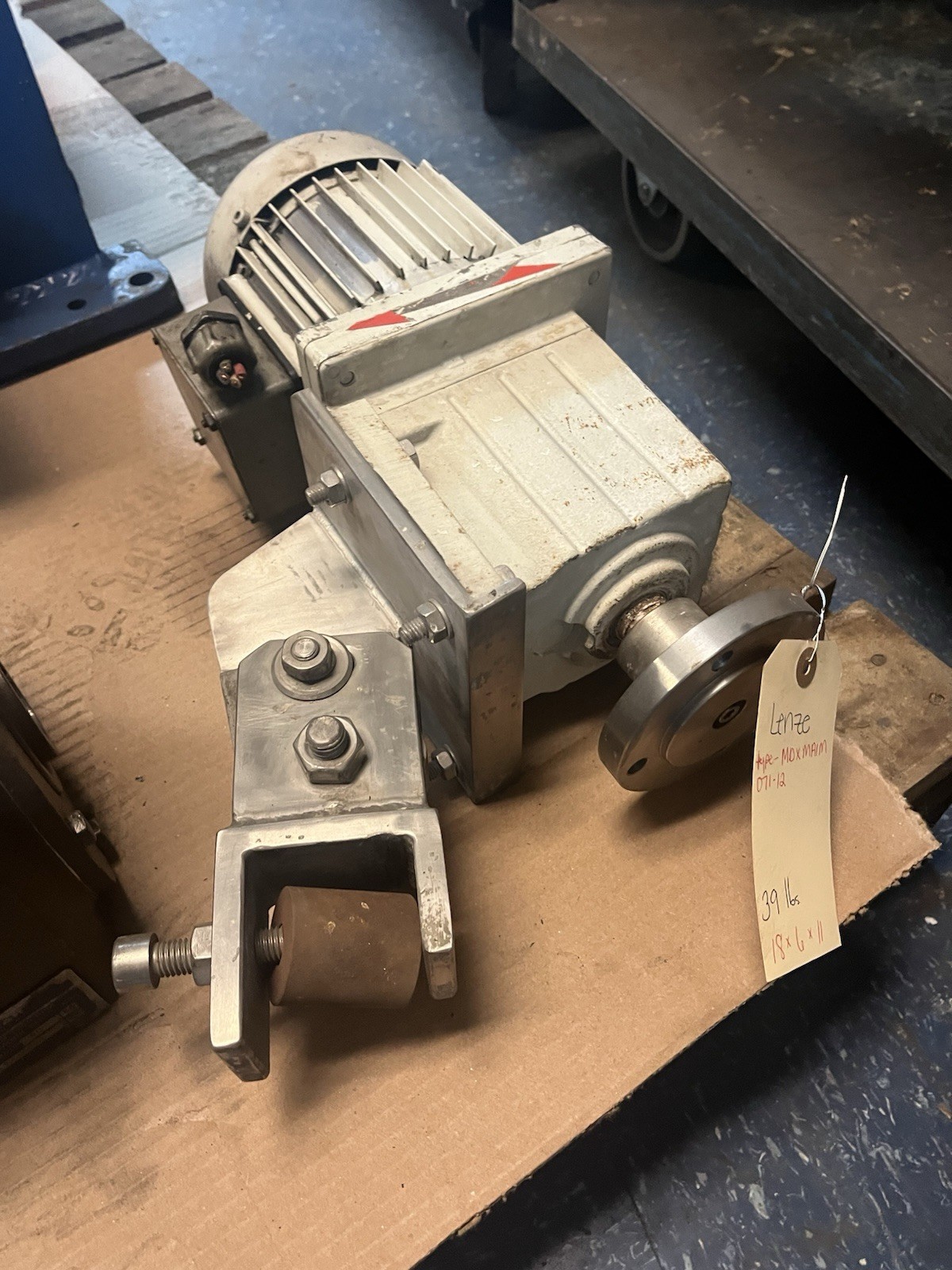 Used LENZE,EN60034,MOTOR W/ 4481 ASTEN GEARDRIVE WITH MIXER