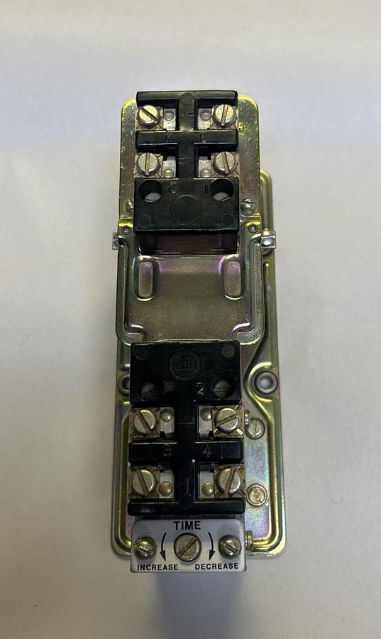 Used ALLEN BRADLEY,849-Z0D321,PNEUMATIC TIMING RELAY
