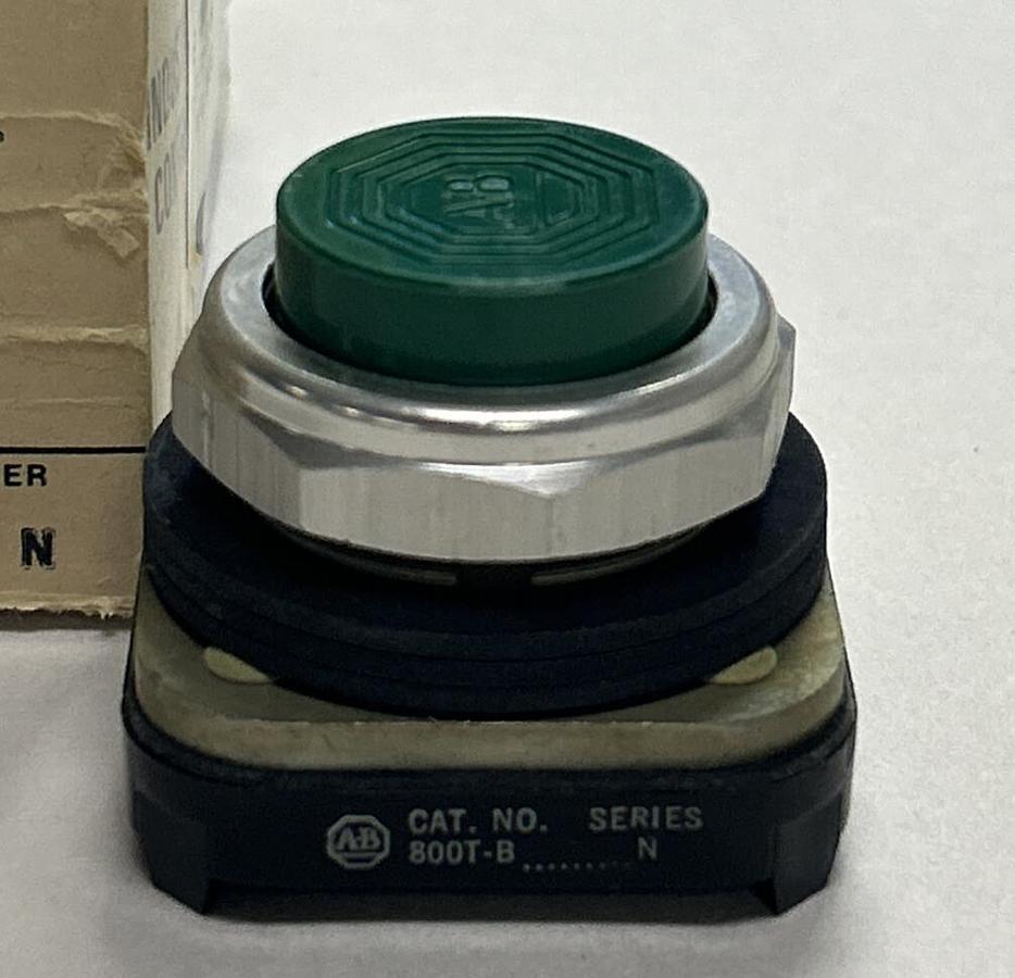Used ALLEN BRADLEY,800T-B1,SER N PUSH BUTTON NEW