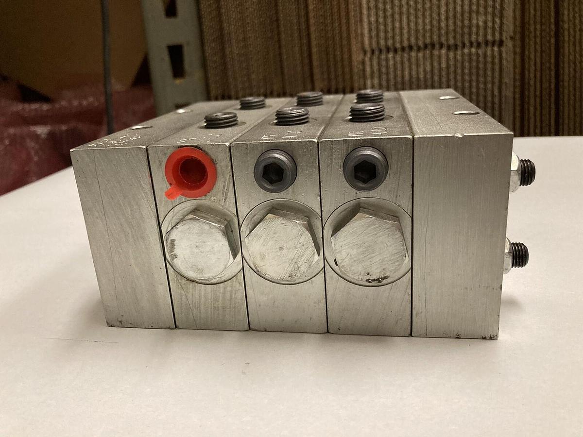 Used Graco,MXJ10-100T MXA10-050S,Divider Valve 3074509