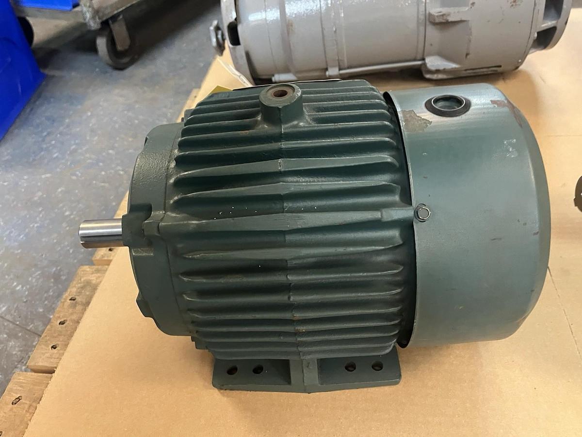 RELIANCE,P18G3352H,MOTOR 5HP 1440RPM 184T 220/380V