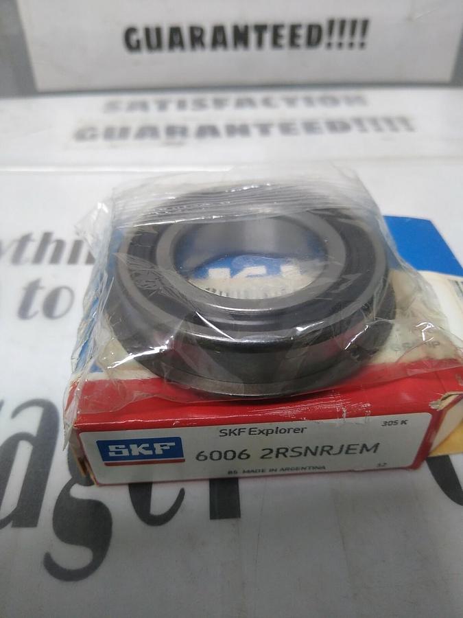 SKF,6006 2RSNRJEM,BALL BEARING WITH SNAP RING NOS