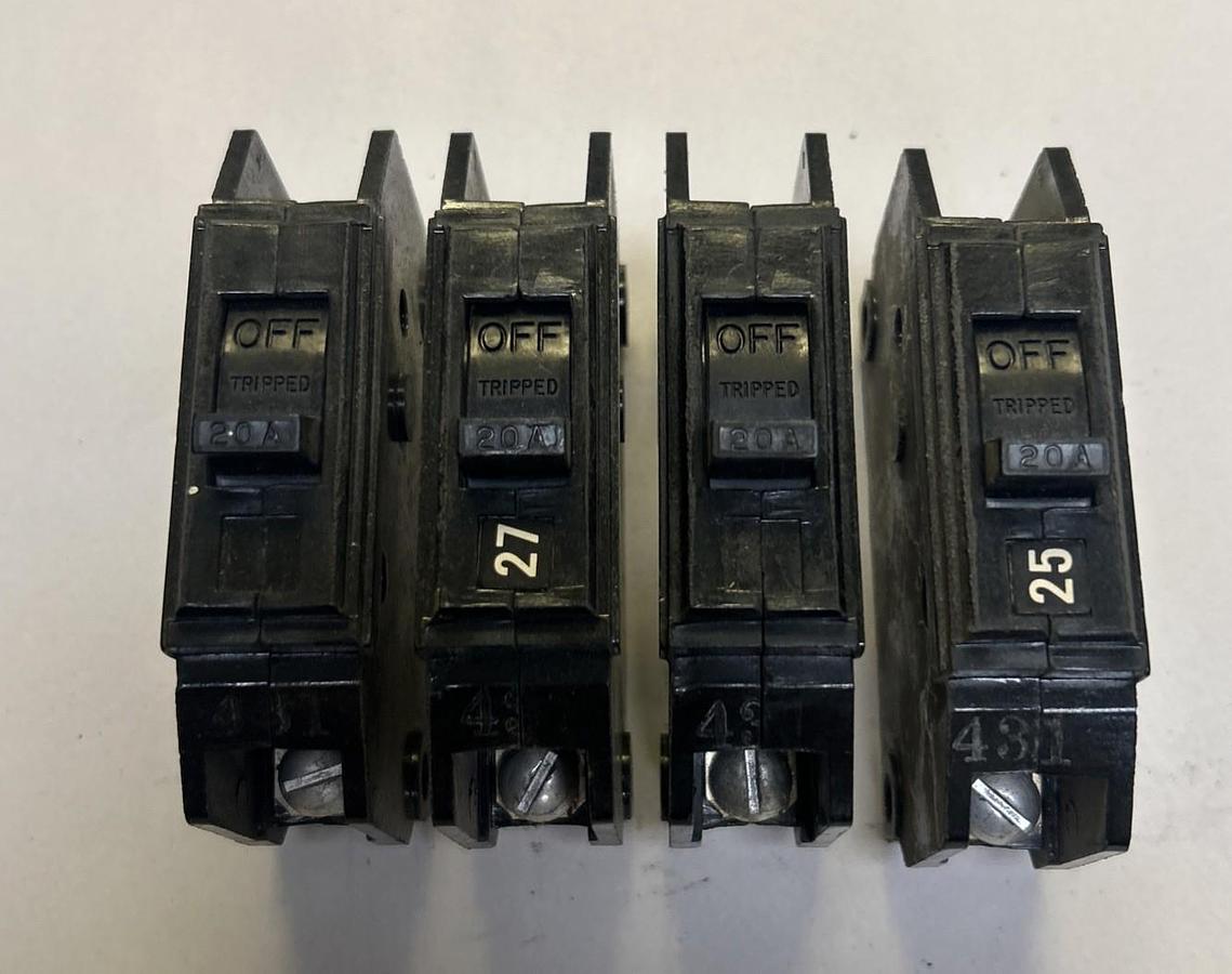 Used GENERAL ELECTRIC,TQ1120,CIRCUIT BREAKER 20A 120/240V 1P LOT OF 4