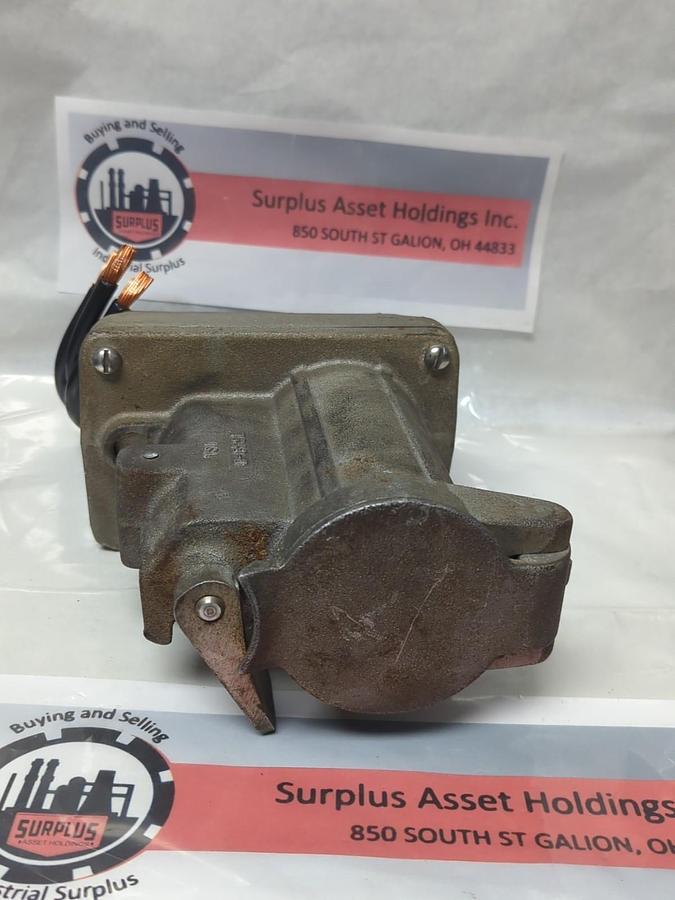 Used CROUSE-HINDS,7548-D,TYPE WBR RECEPTACLE PRE-OWNED