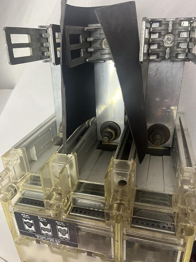 Used KLOCKNER-MOELLER,N11-600-CNA,CIRCUIT BREAKER 600A 600V