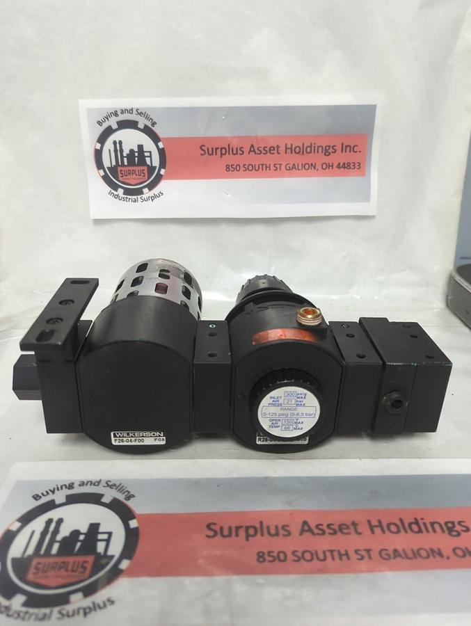 Used WILKERSON,R26-04-000,PNEUMATIC PRESSURE REGULATOR WITH FILTER F26-04-F00