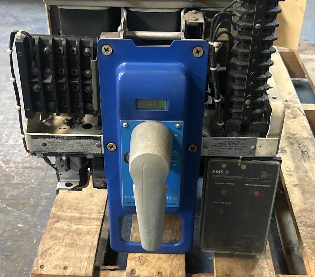 Used GENERAL ELECTRIC,AK2A-25-1,LOW VOLTAGE CIRCUIT BREAKER 600A 600V