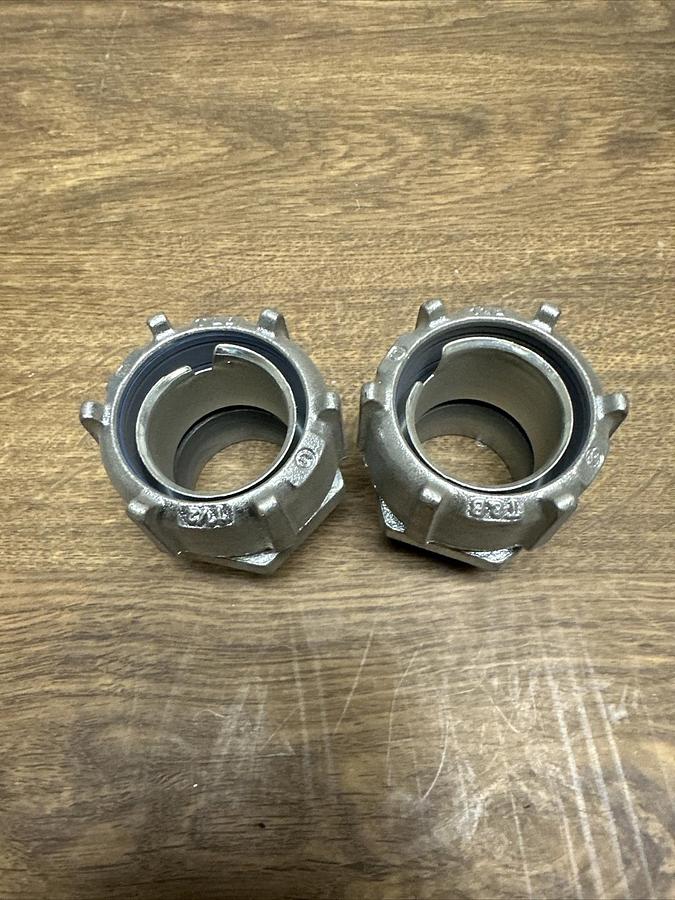 T&B,5236,1 1/2" Liquidtight Flexible Straight Connector Lot of 2
