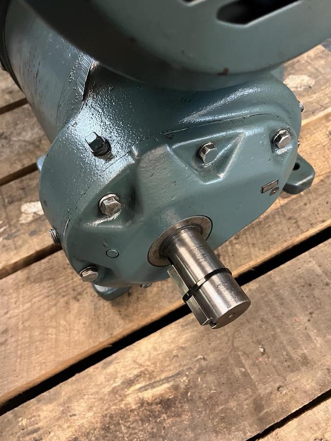 Used RELIANCE,221,REEVES MOTODRIVE GEAR DRIVE 3HP 1735RPM ASSEMBLY 101 RATIO 4.1 3PH