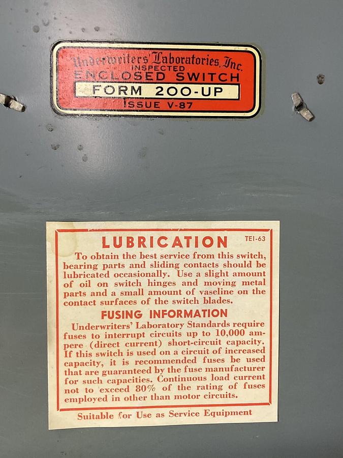 Used Trumbull Electric,72364VT,Enclosed Disconnect Switch 200 Amp