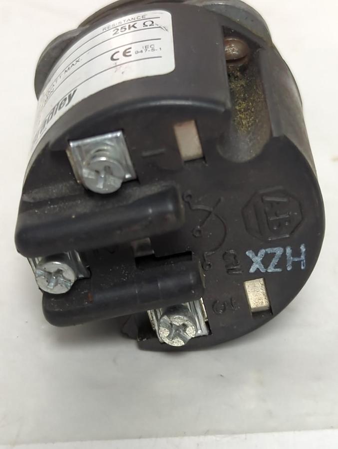 Used ALLEN BRADLEY,800T-U37,SERIES Q POTENTIOMETER 25K Ω PRE-OWNED