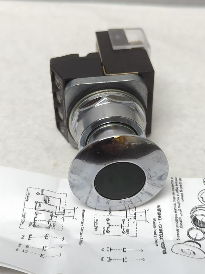 SIEMENS,52PA2D3A,2-POLE PUSH PULL OPERATOR 24V NEW