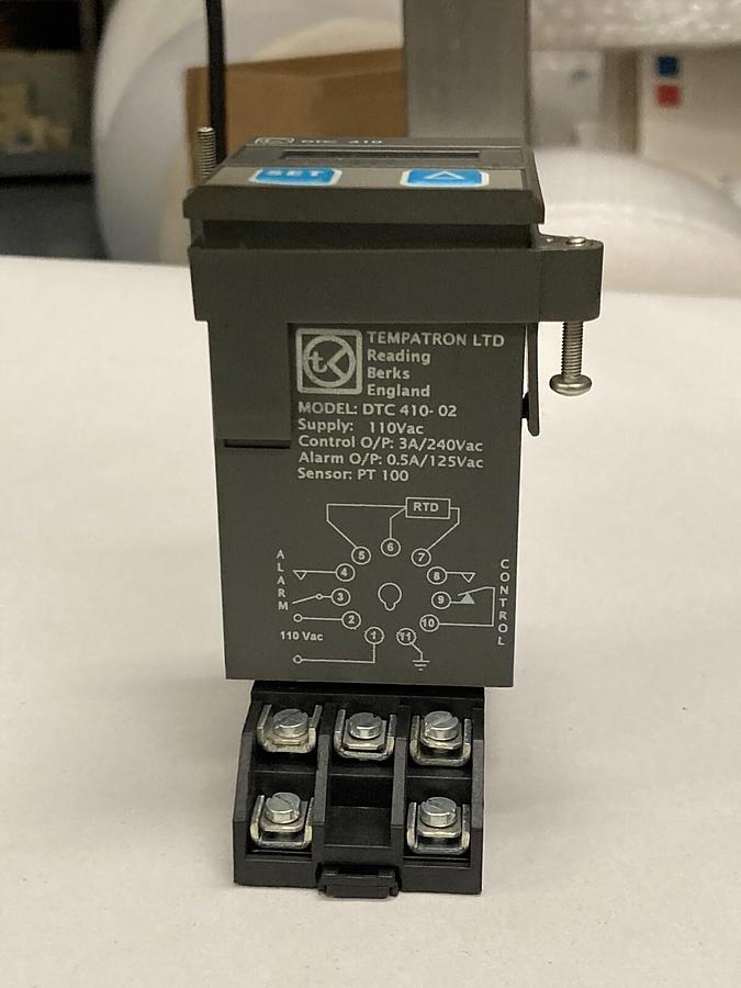Used Tempatron,DTC 410-02,Programmable Temperature Control Relay 110V with Base