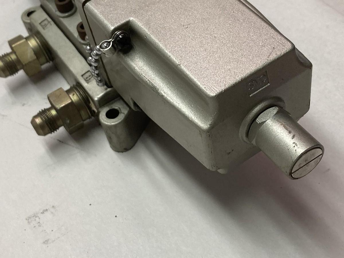 Used SMC,NVS4434-0209DP,Directional Valve 110/120V 50/60Hz 0.20A