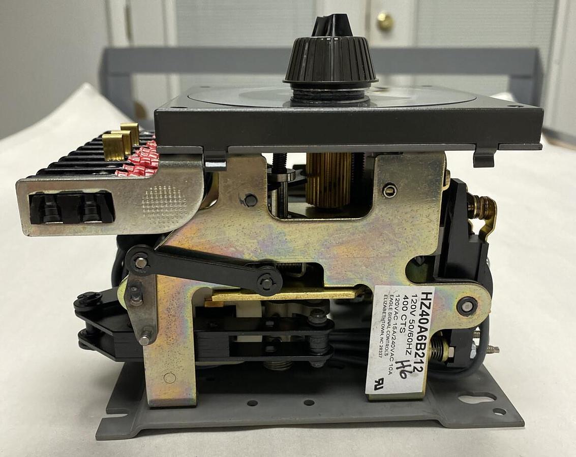 Eagle Signal,HZ40A6B212,MicroFlex Reset Counter 400CTS 120V 50/60Hz New