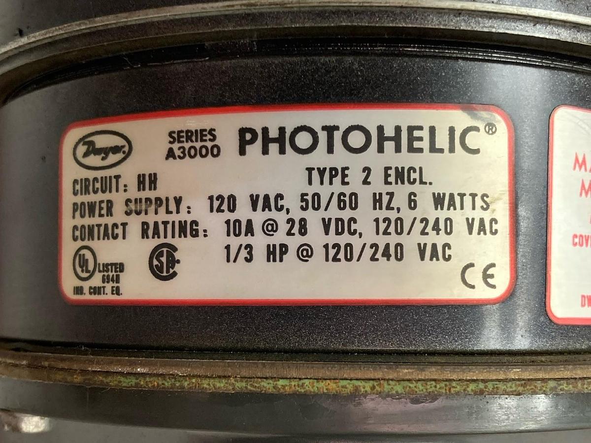 Used Photohelic,A3000,Pressure Gauge Type 2 120Vac 50/60Hz 6 Watts