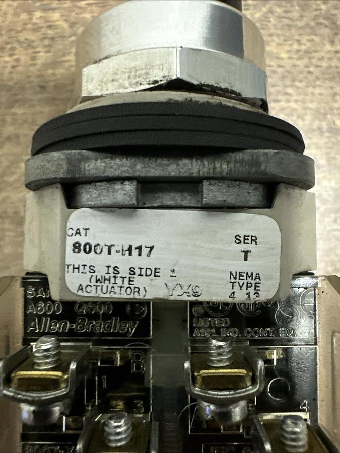 Used Allen Bradley,800T-H17,Two Position Selector Switch