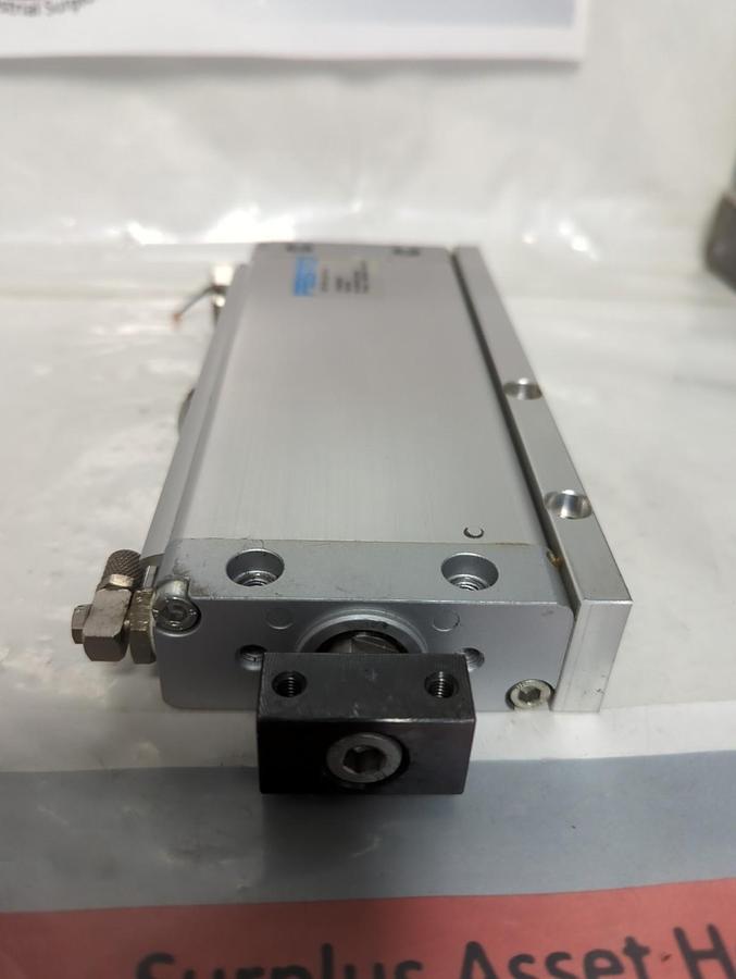 Used FESTO,DZF-40-125-P-A,FLAT PNEUMATIC CYLINDER PRE-OWNED