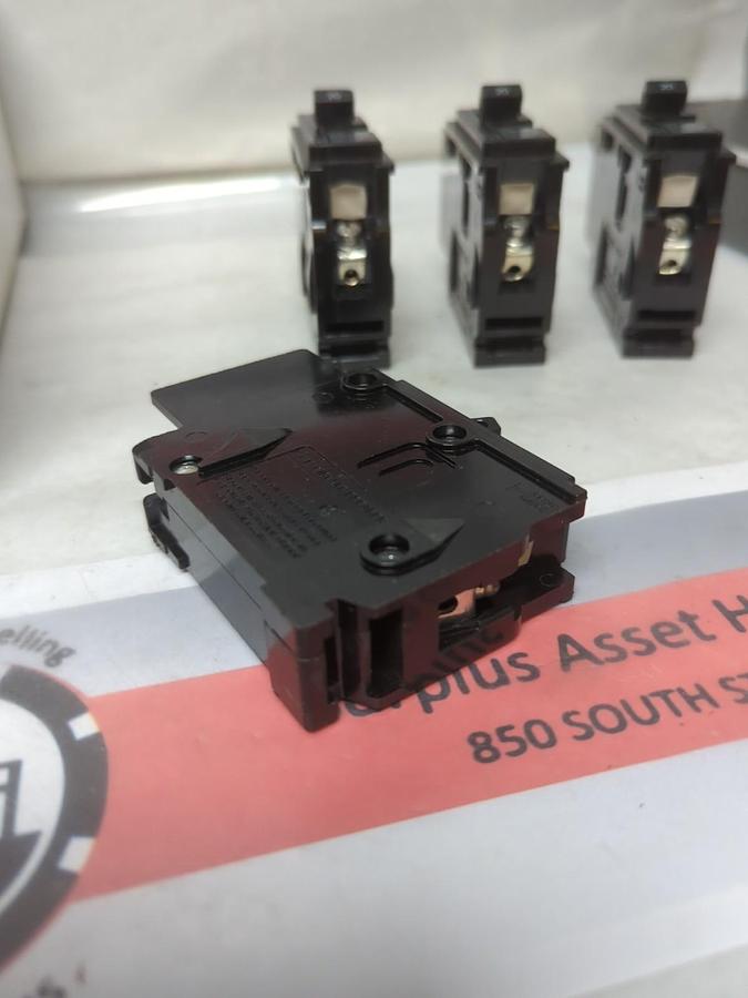 Used SIEMENS,BQ1B020,CIRCUIT BREAKER 20 AMP 1-POLE LOT OF 4 PRE-OWNED