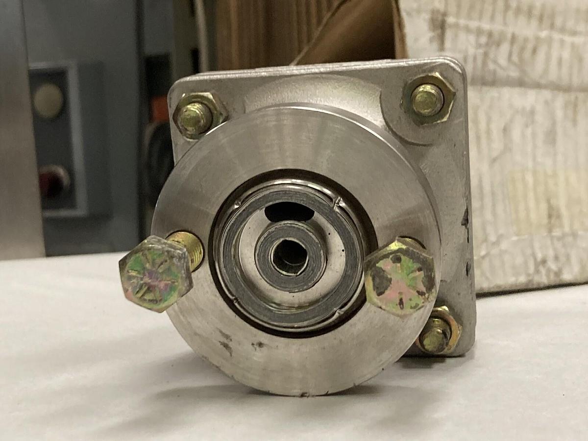 Used Bestobell,UM22,Universal Steam Trap 300 PSIG  S/N 5010966-A