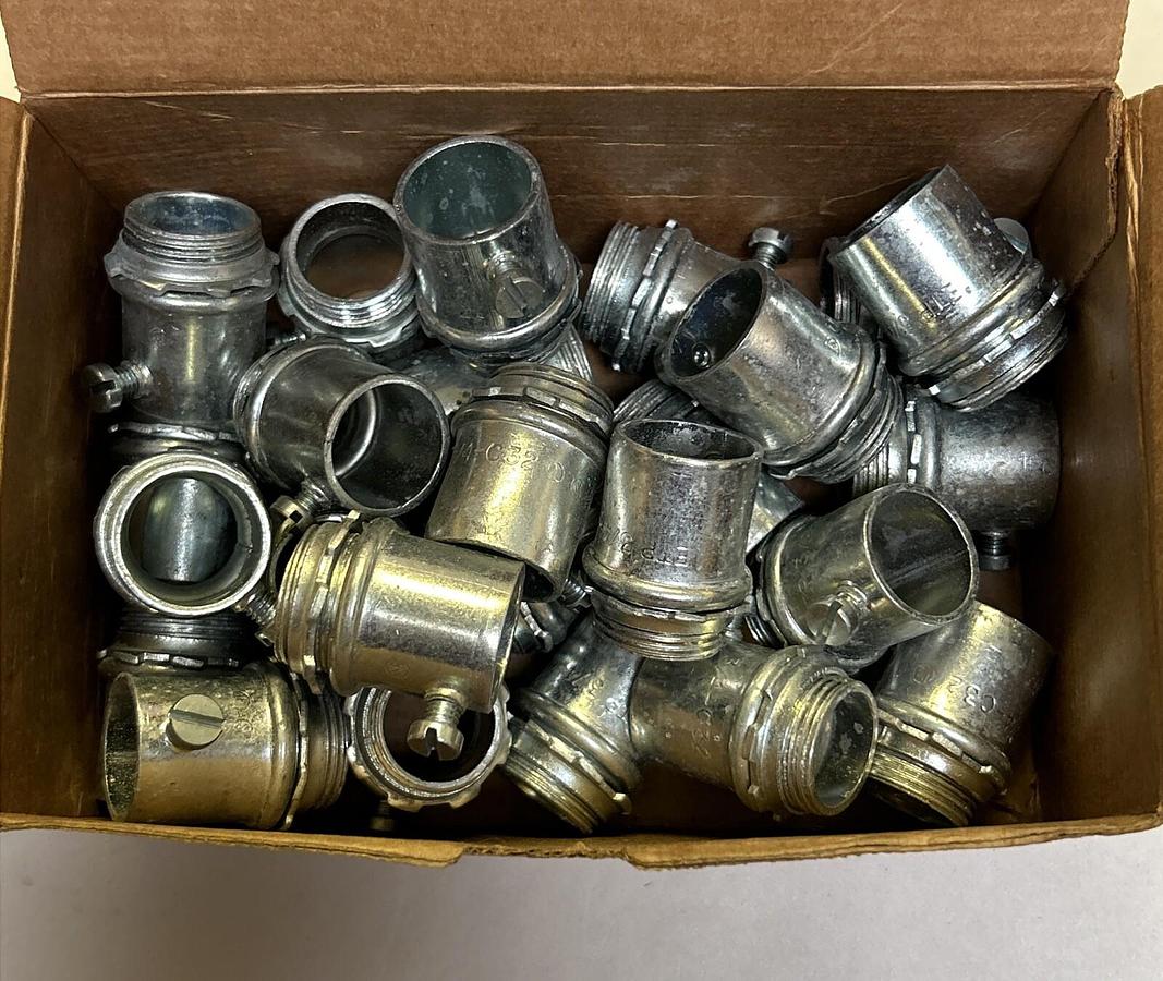 ETP,C-32,STEEL SET SCREW CONNECTORS 3/4IN LOT OF 25 NEW