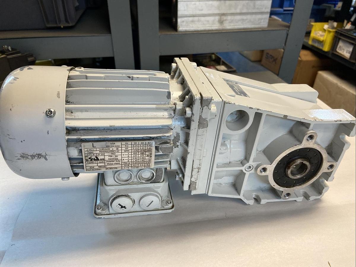 Lenze,GKR04-2MHAR-063-C42,Gearmotor 0.60Hp 230/480VAC