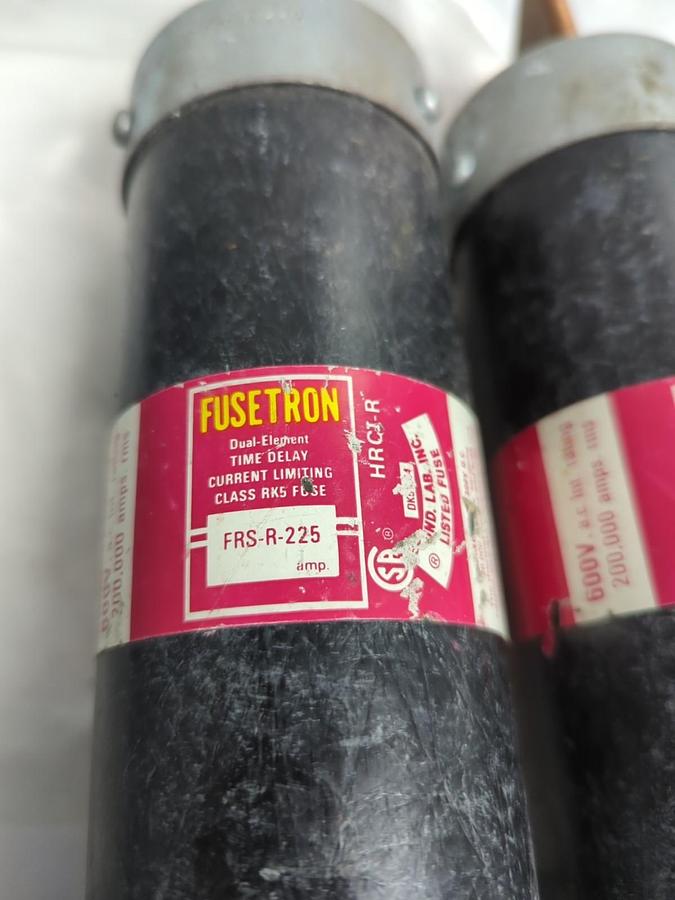 Used COOPER BUSSMANN,FRS-R-225,FUSETRON FUSE 225 AMP LOT OF 2 PRE-OWNED