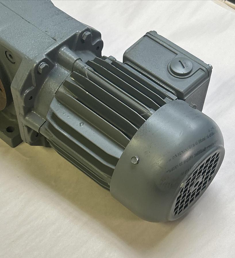 Used BAUER,SG2-21/DK64-163L-AS/V,GEAR MOTOR 0.30KW 1600RPM 460V